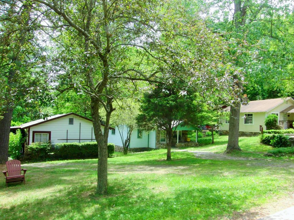 The Pines Cottages Woodfin Exterior photo