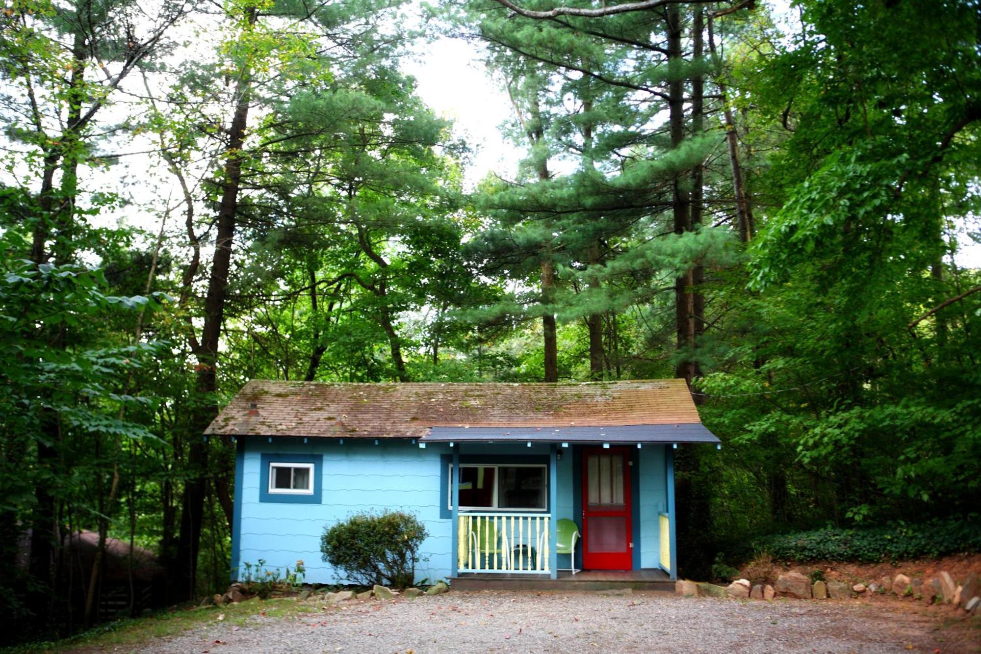 The Pines Cottages Woodfin Exterior photo