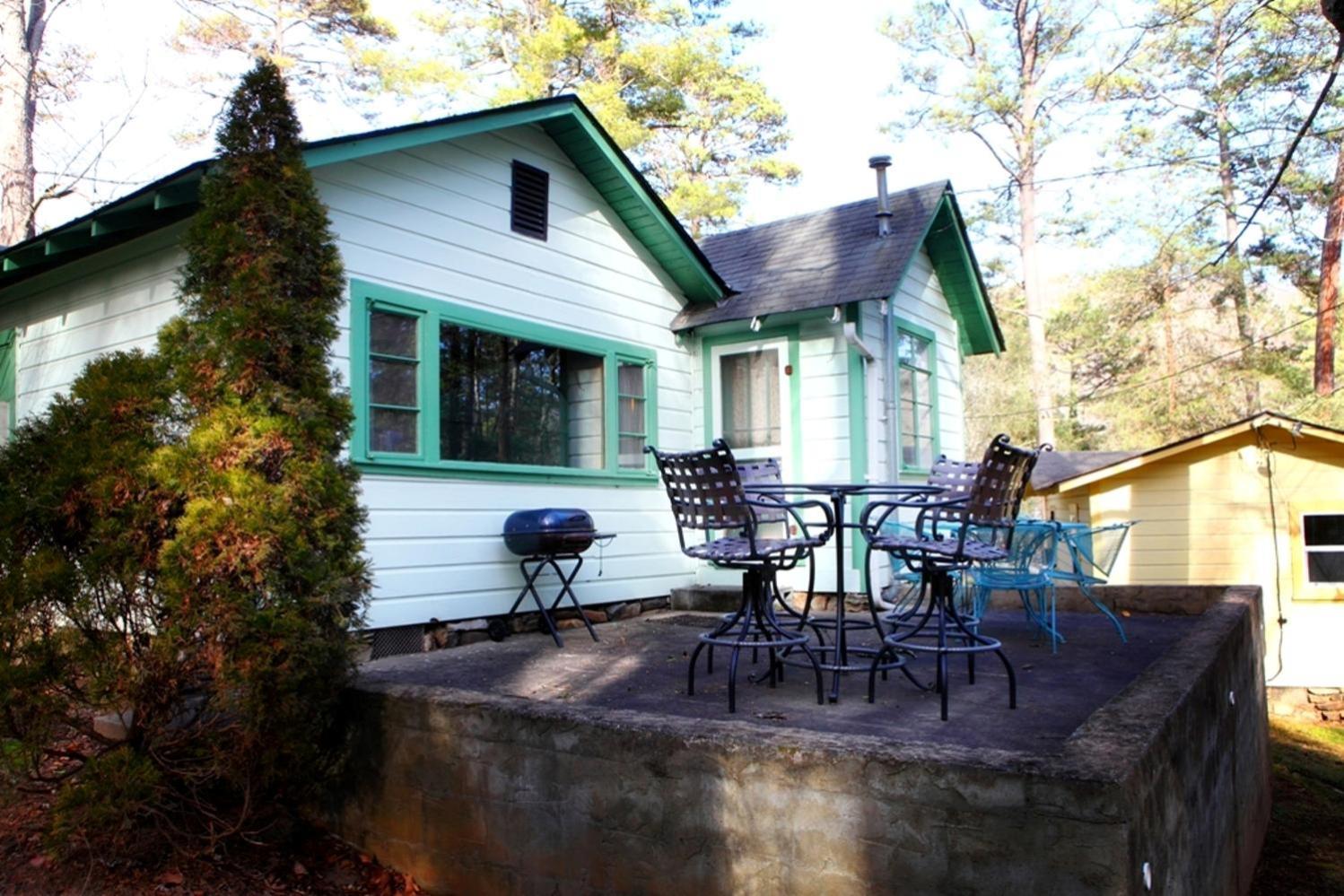 The Pines Cottages Woodfin Exterior photo